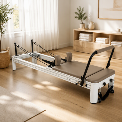 Qualité Reformer Pilates professionnel offrant une résistance réglable et un chariot confortable pour des programmes d'entraînement Pilates efficaces Usine